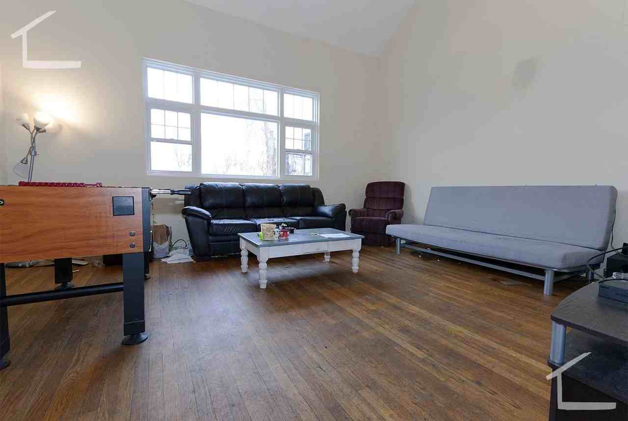 127 Glenville Avenue - Photo 7 of 10