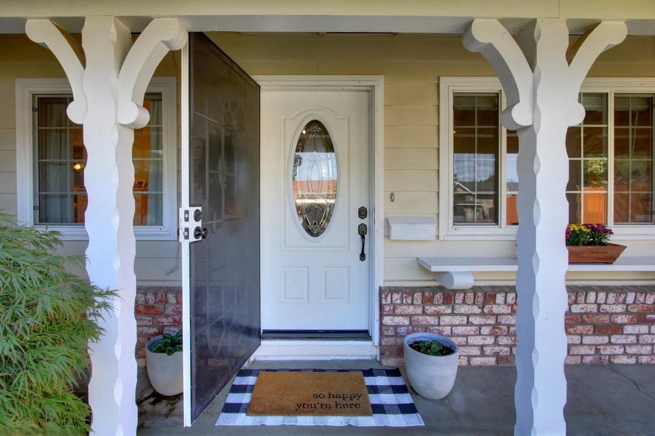 8590 Cliffwood Way - Photo 2 of 26