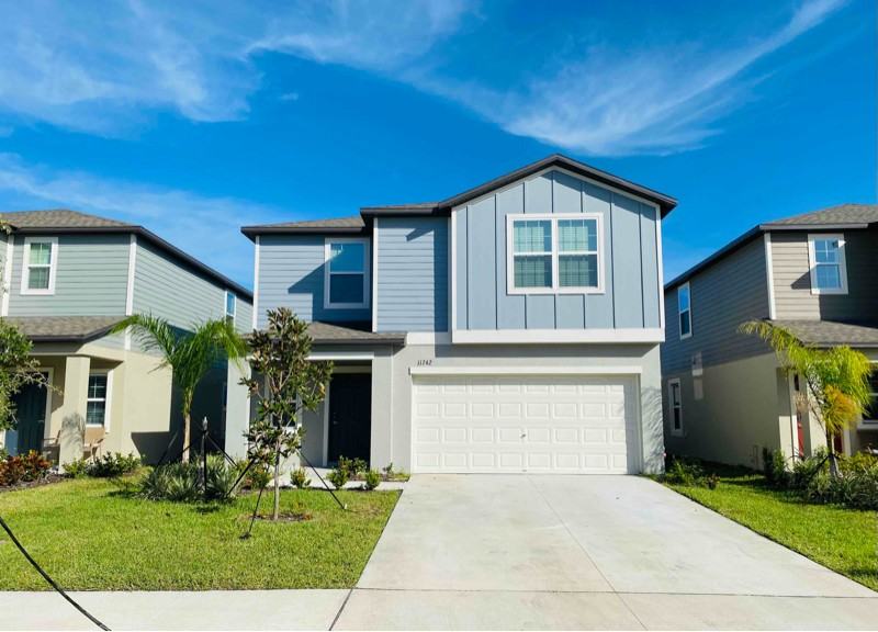 11742 Radiant Shore Loop - Photo 2 of 31