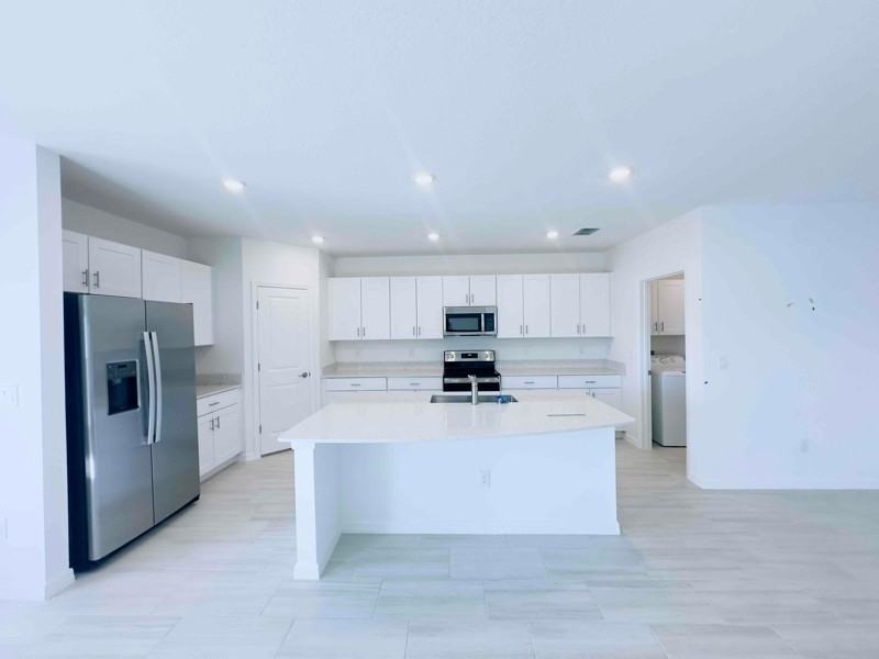 11742 Radiant Shore Loop - Photo 7 of 31