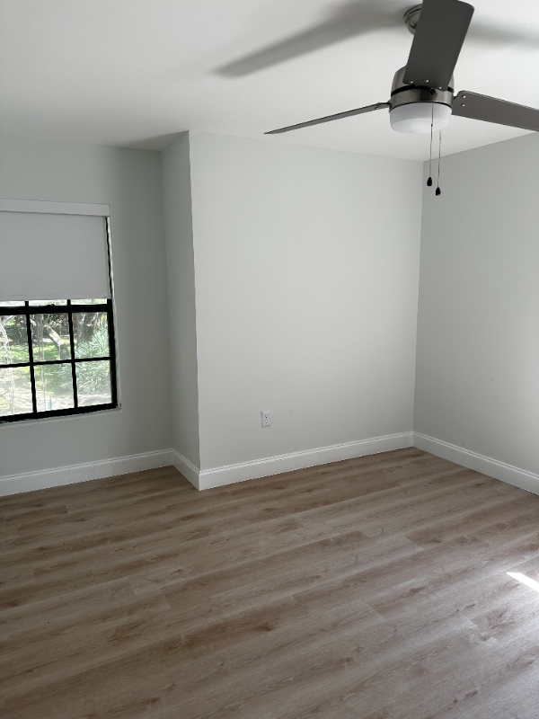 2691 Albatross Rd N - Photo 2 of 12