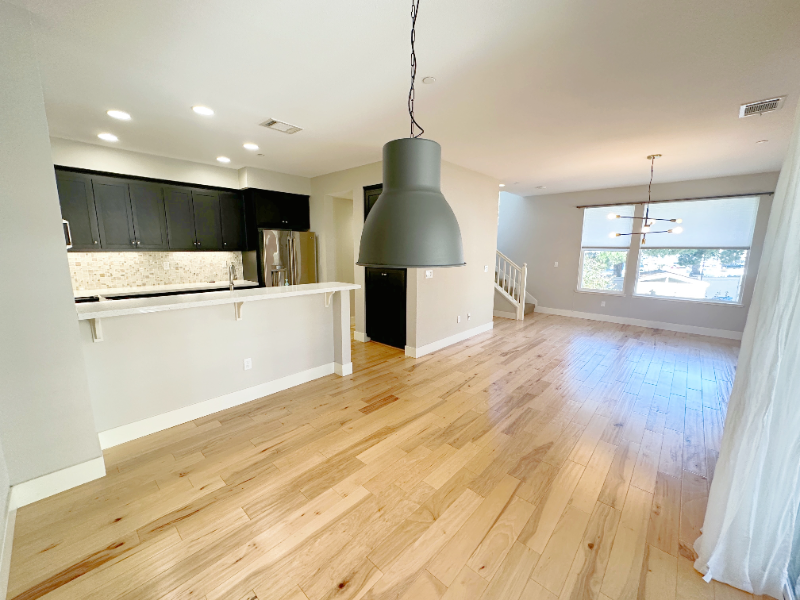 2611 Fairview Dr - Photo 3 of 19