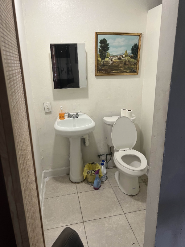 1918 Sheridan St - Photo 5 of 8