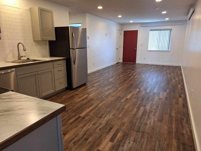 709 South Oak Street #2 - Photo 4 of 10