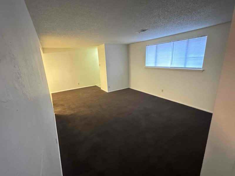 1667 Moore Ave - Photo 3 of 16