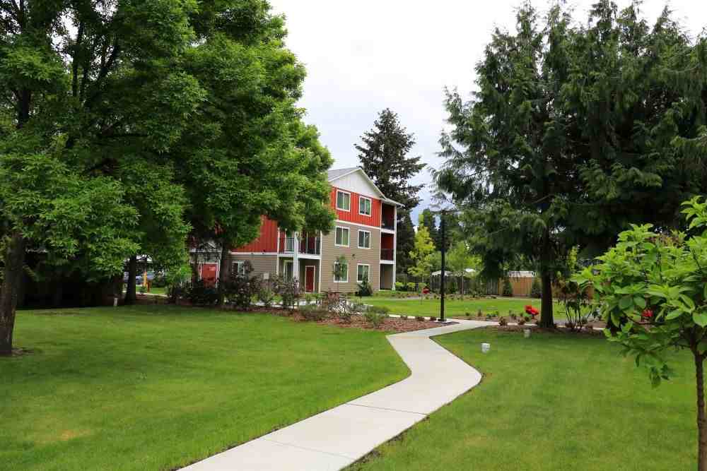 1212 Golf Club Rd Se