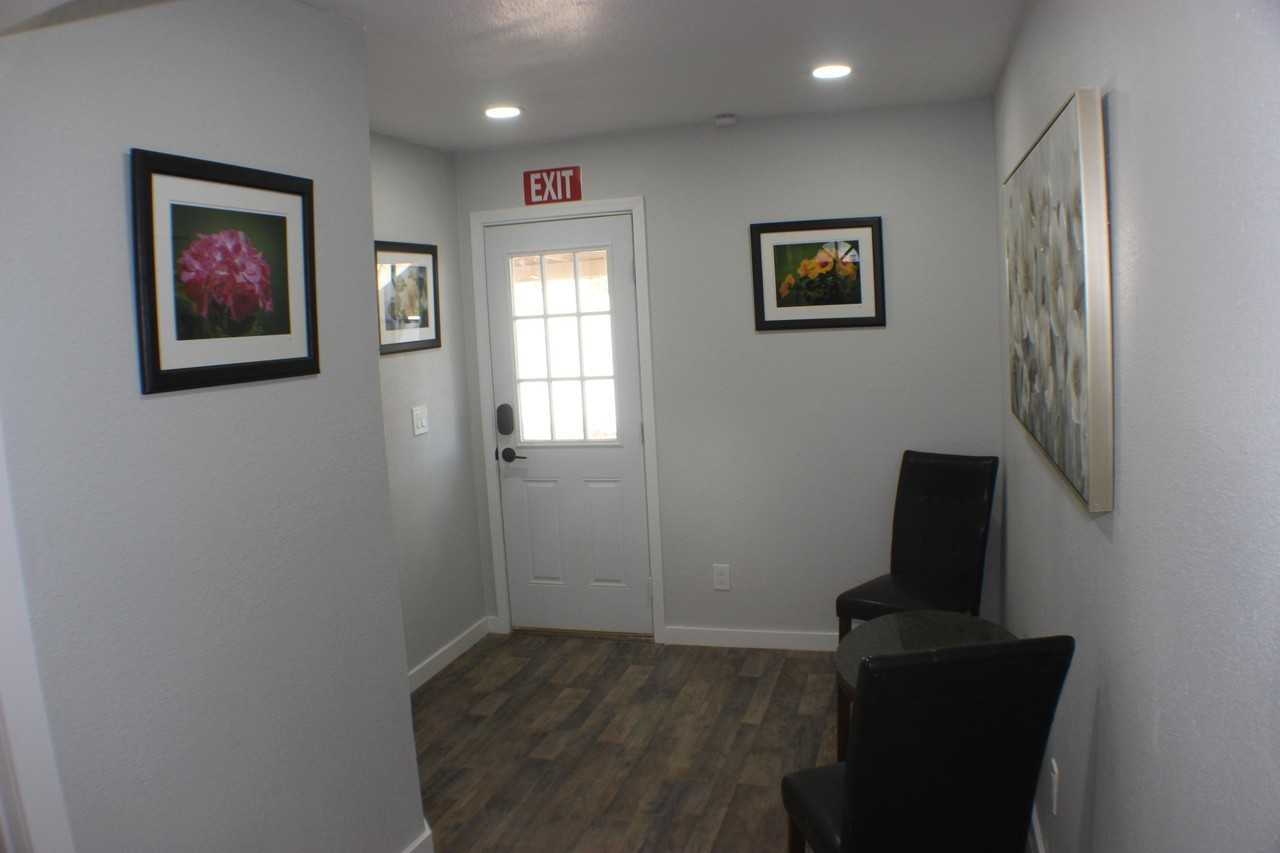 N 37th Ave - Photo 5 of 17
