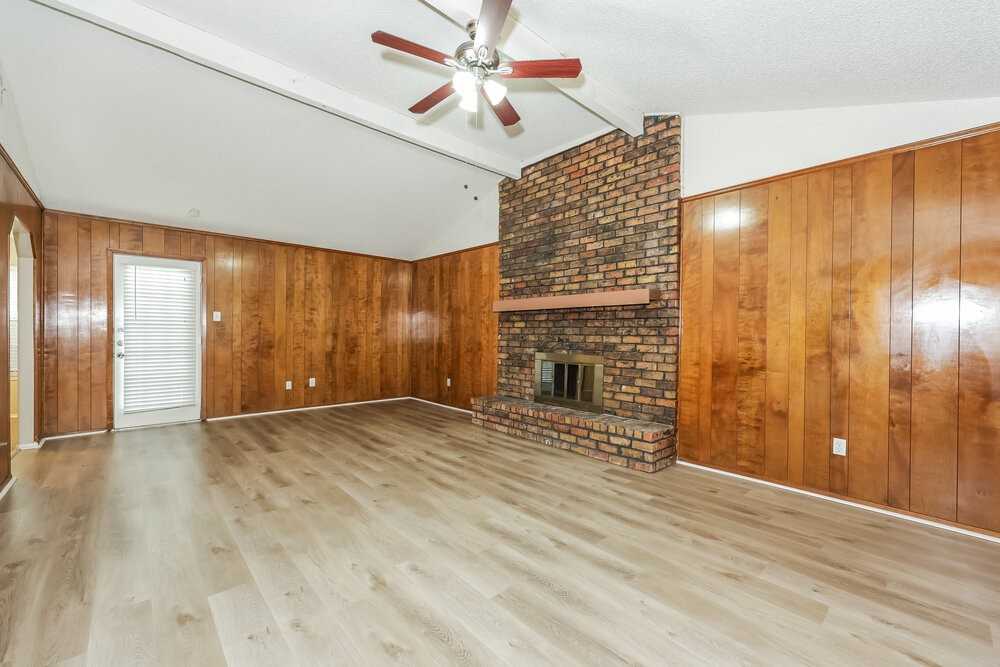 5501 Shady Meadow St - Photo 3 of 16