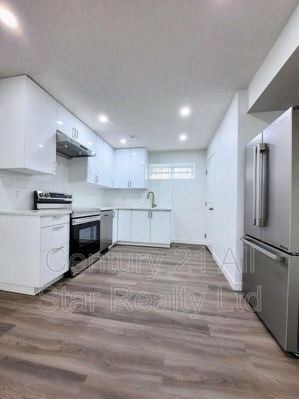 130 Leigh Cres Nw #BS - Photo 3 of 8