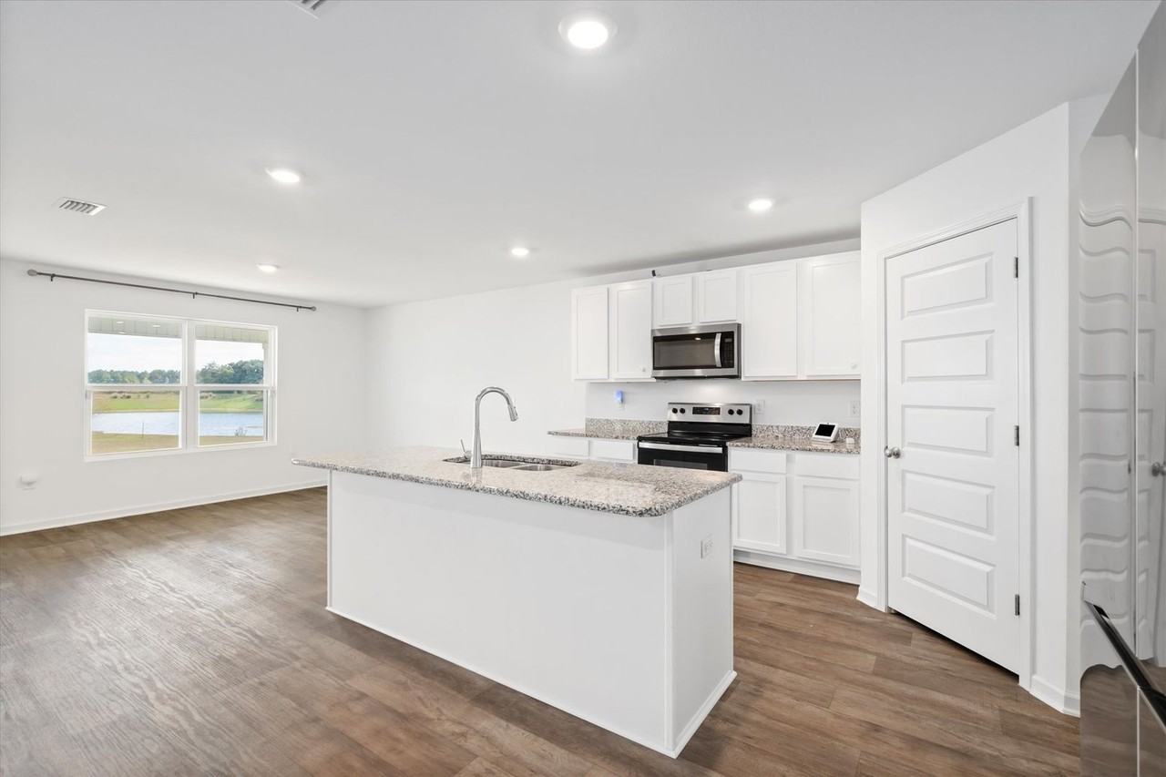 23810 Unbridled Loop - Photo 3 of 34