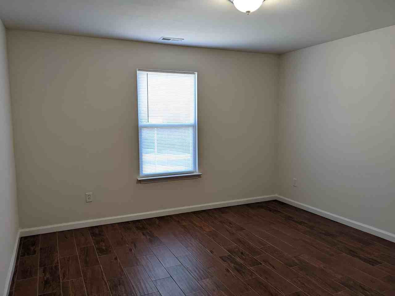 230 Bogart Blvd - Photo 2 of 10