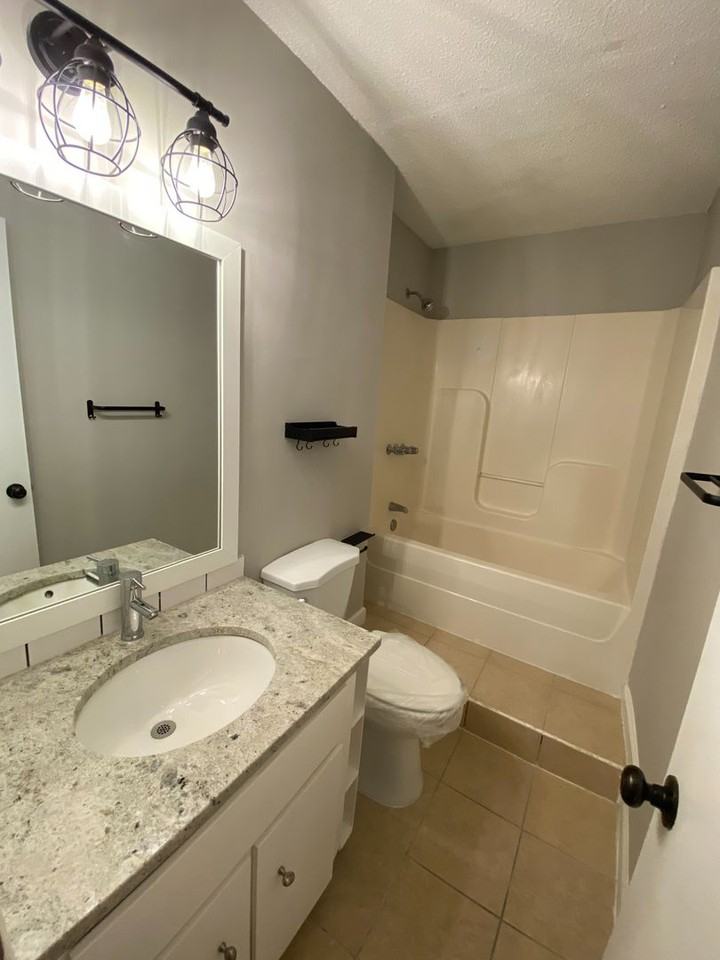239 Pointe South Dr - Photo 5 of 18