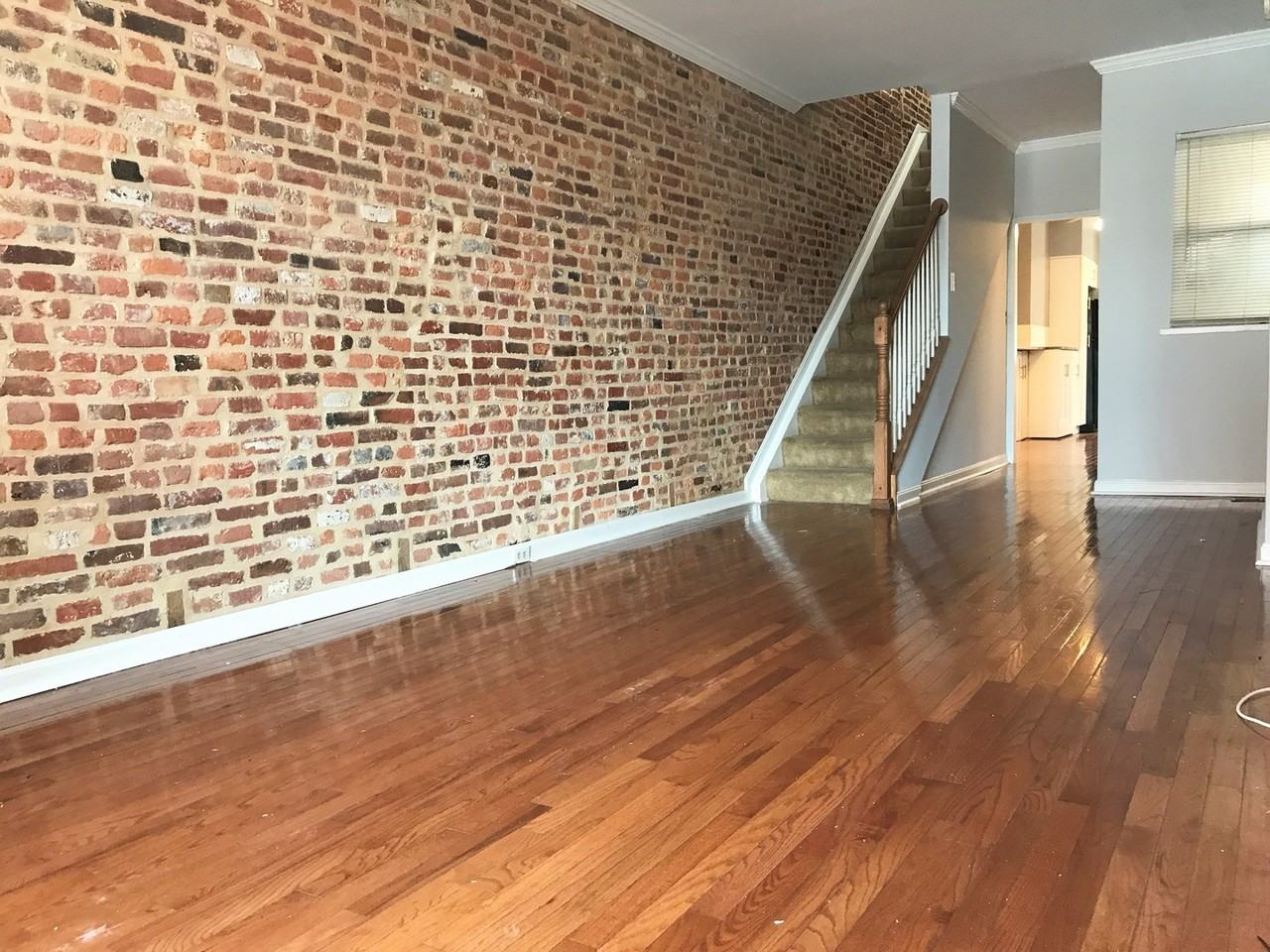 817 S Montford Ave - Photo 3 of 26