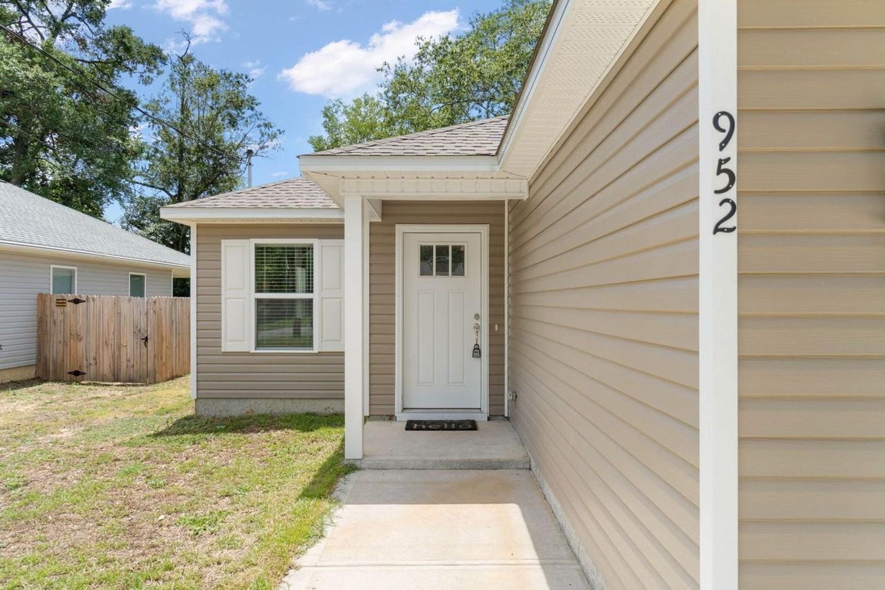 952 Mapoles St - Photo 2 of 31