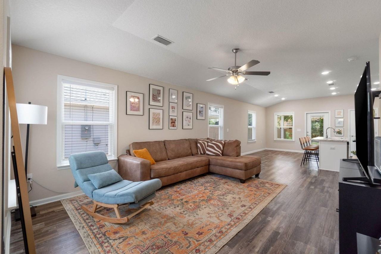 952 Mapoles St - Photo 4 of 31