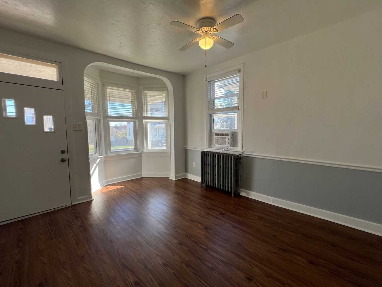 124 N Main St - Photo 2 of 19