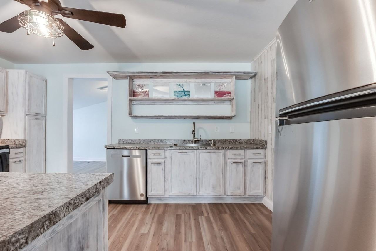 5504 Wilson Pl - Photo 7 of 20