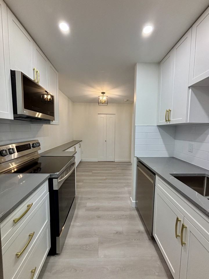 365 Ginger Drive - Photo 4 of 9