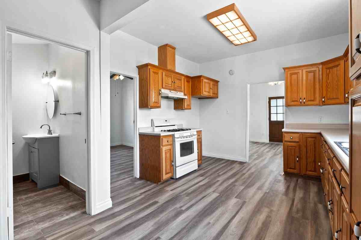 2117 North Pl - Photo 2 of 2