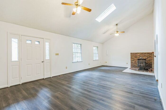 672 Mohave Ct - Photo 3 of 15