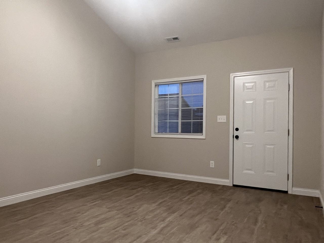 3806 Legacy Run #00 - Photo 2 of 17