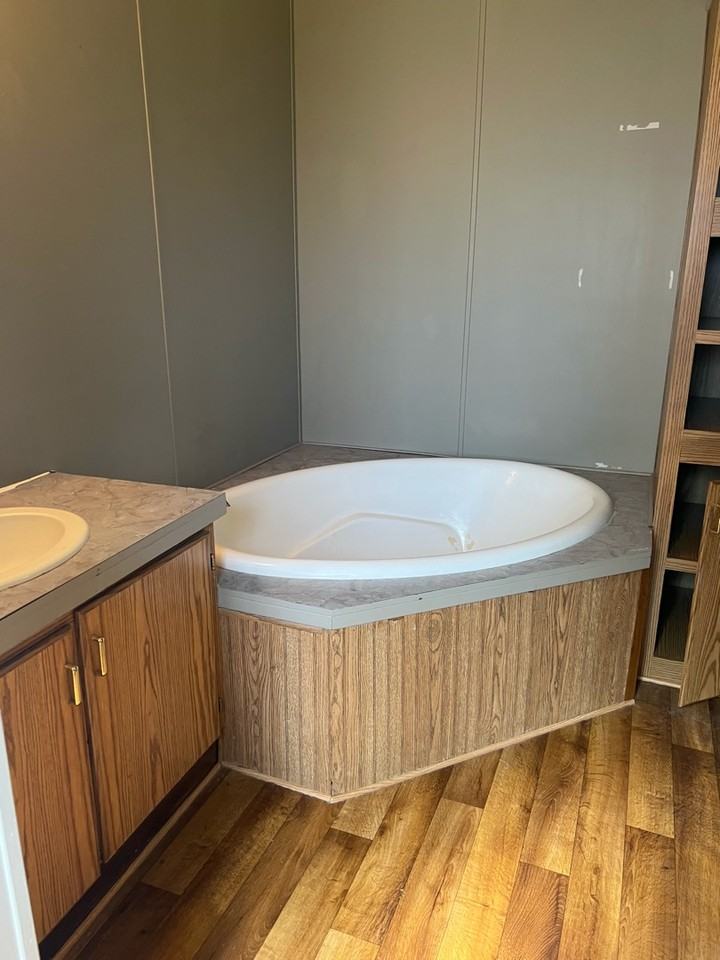 204 E 1st St - Photo 5 of 6