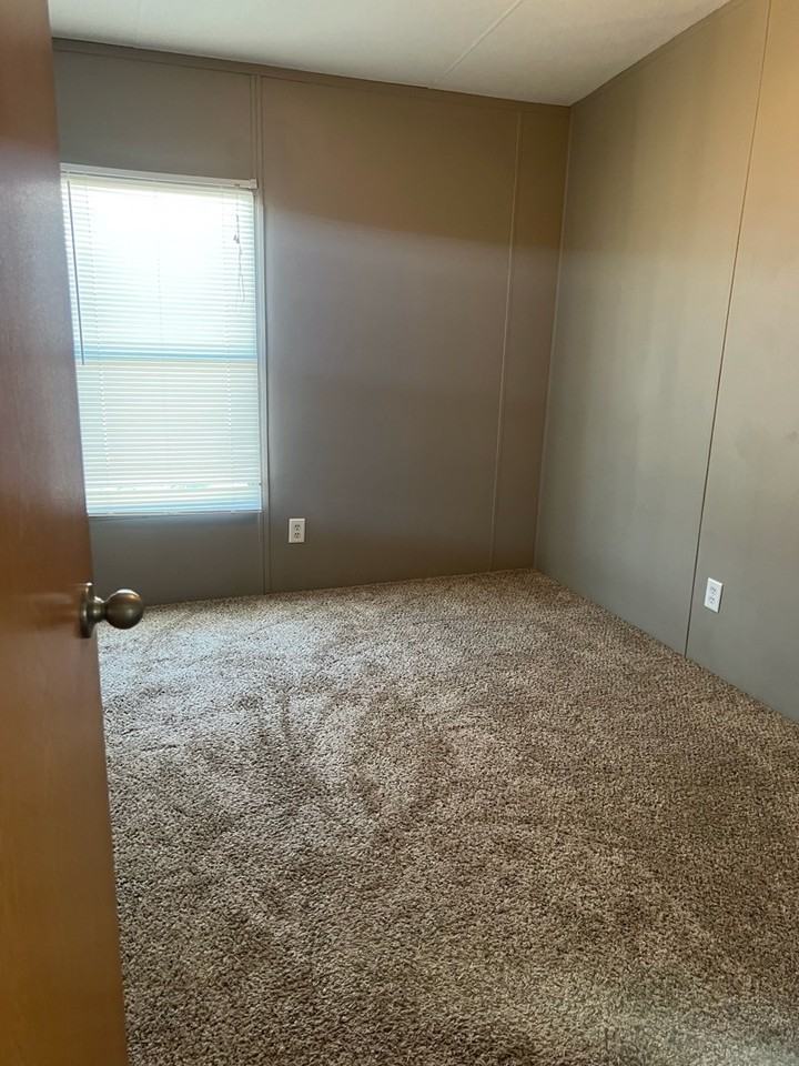 204 E 1st St - Photo 6 of 6