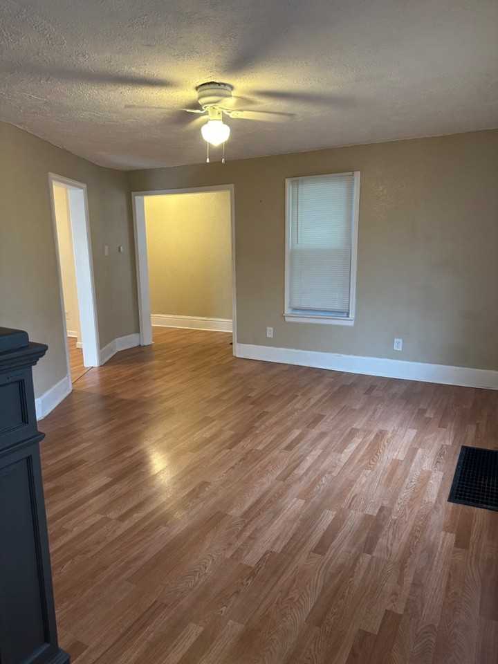 40 School Street - Photo 3 of 10