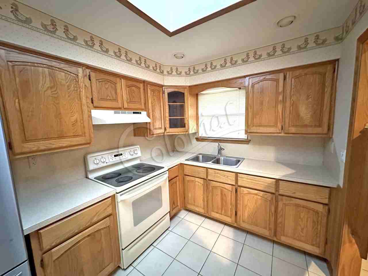 815 Kielman Dr - Photo 3 of 15