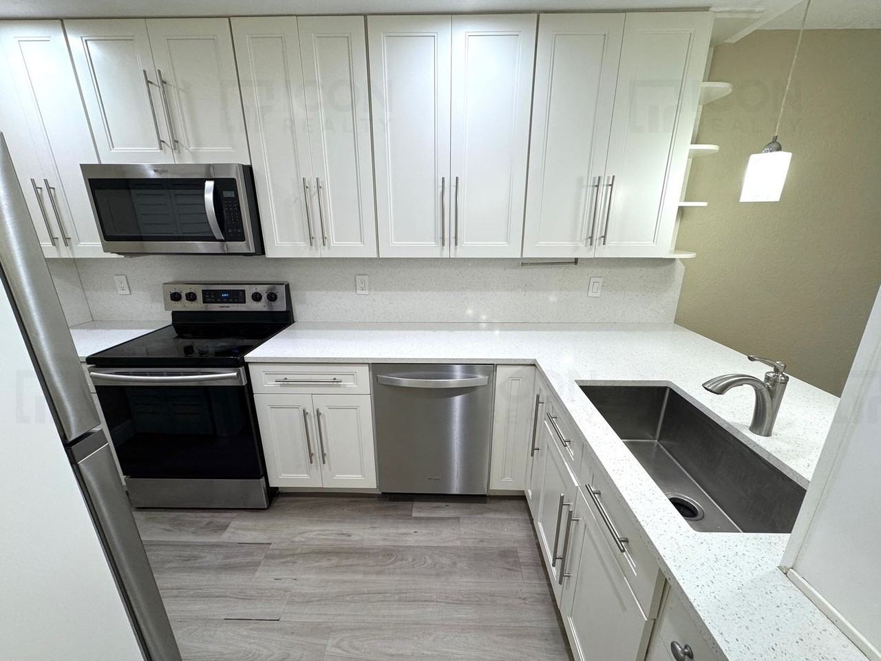 2626 Riverside Dr - Photo 3 of 10