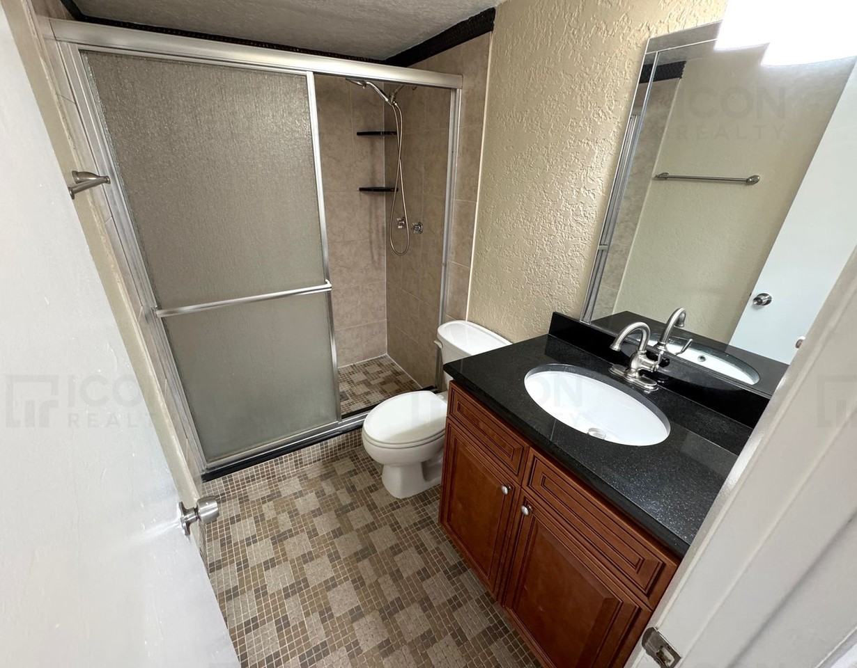 2626 Riverside Dr - Photo 7 of 10