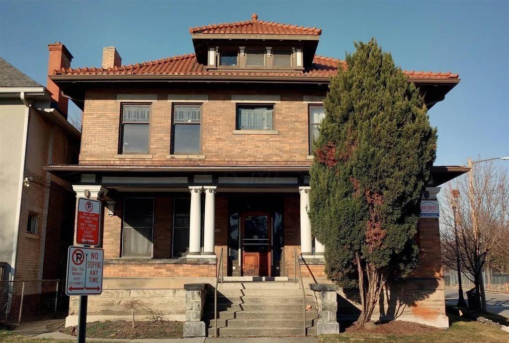 1555 Neil Avenue - Photo 3 of 17