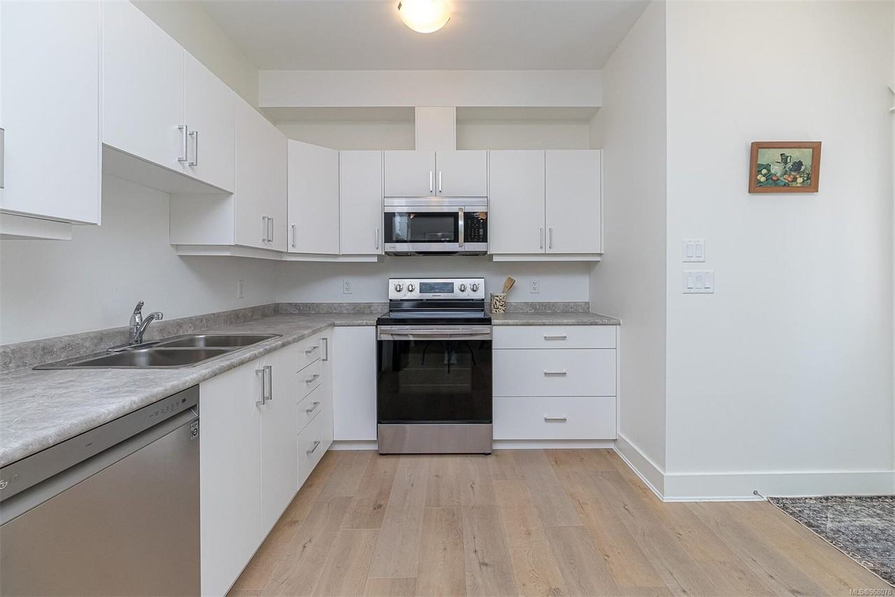 2406 Azurite Crescent - Photo 2 of 11