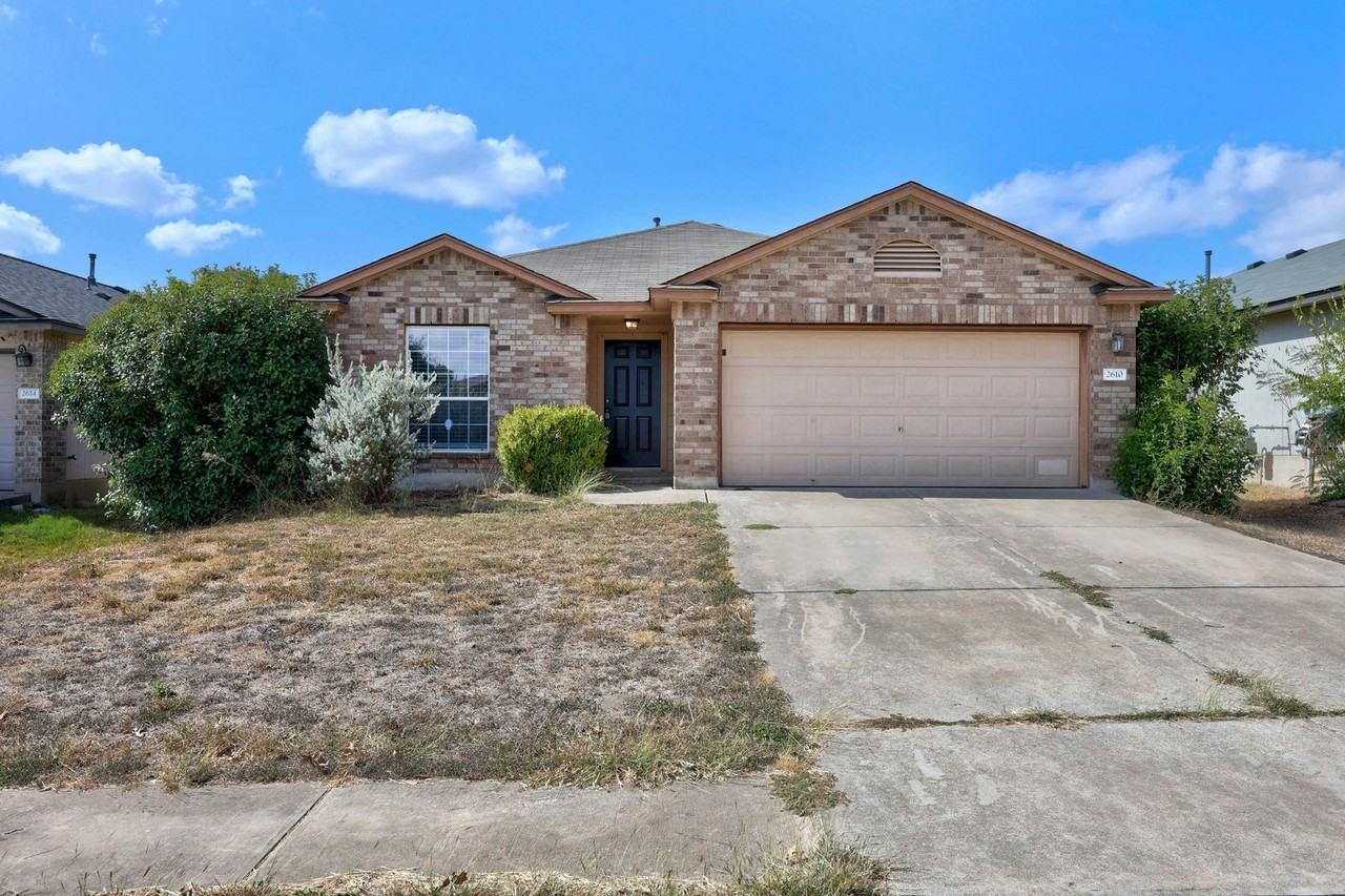 2610 Summerwalk Pl - Photo 2 of 30