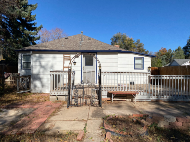 215 Parker St - Photo 2 of 22