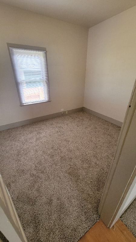 512 Barclay Hills Dr - Photo 3 of 8