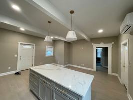 featured image of 209 E Seneca St #D