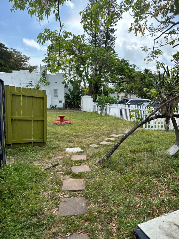 224 Sw 14th St - Photo 4 of 21