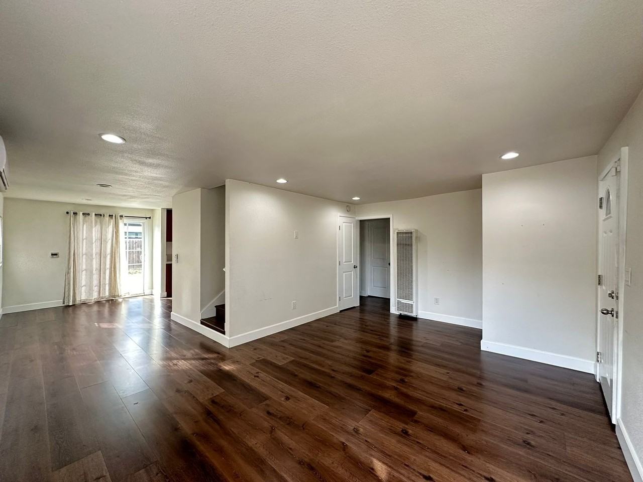640 Todhunter Ave - Photo 4 of 18