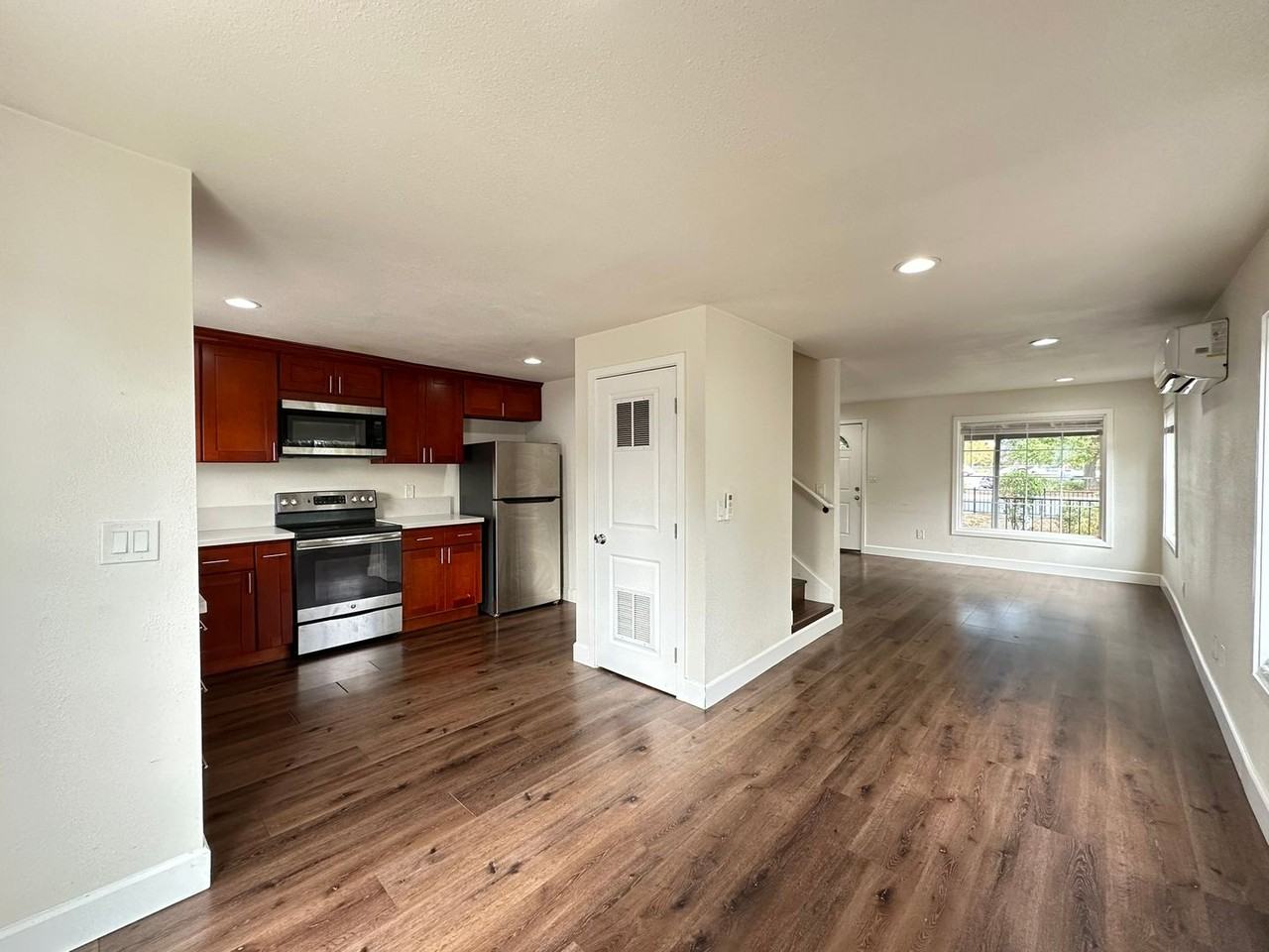 640 Todhunter Ave - Photo 5 of 18
