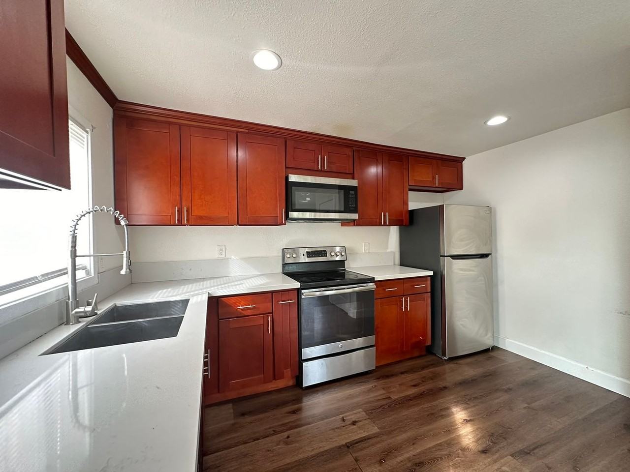 640 Todhunter Ave - Photo 7 of 18