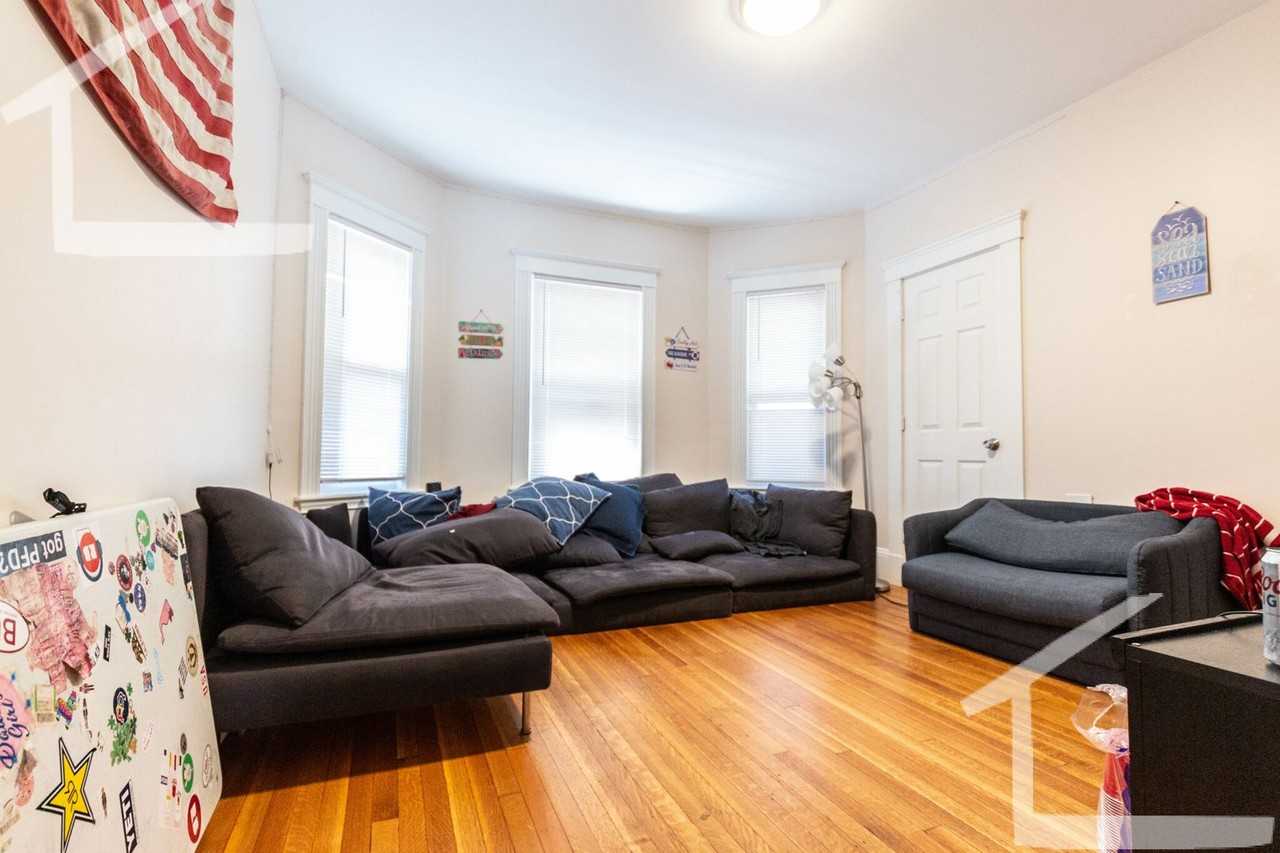 10 Chester St - Photo 3 of 6