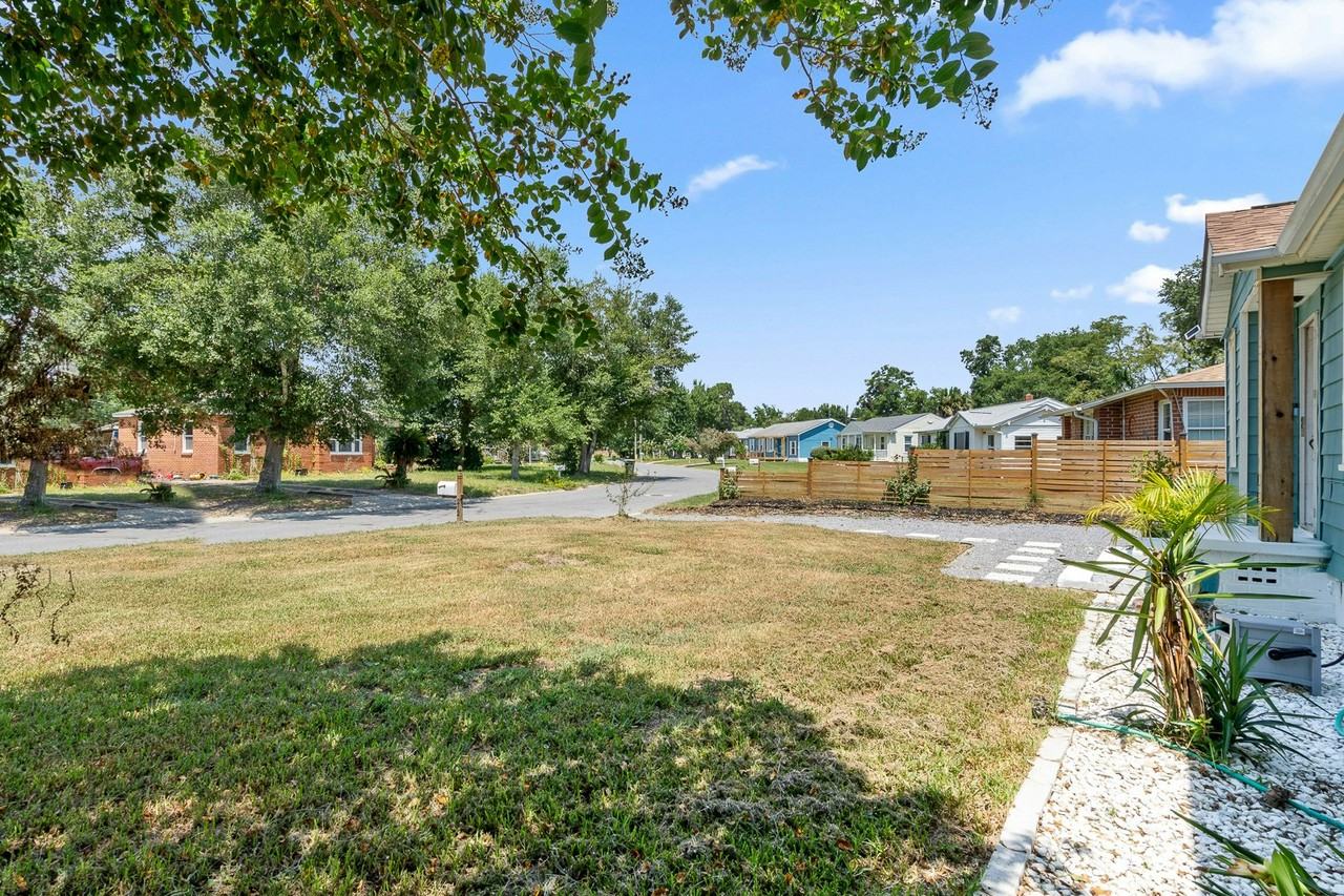 212 Southeast Kalash Road - Photo 4 of 35