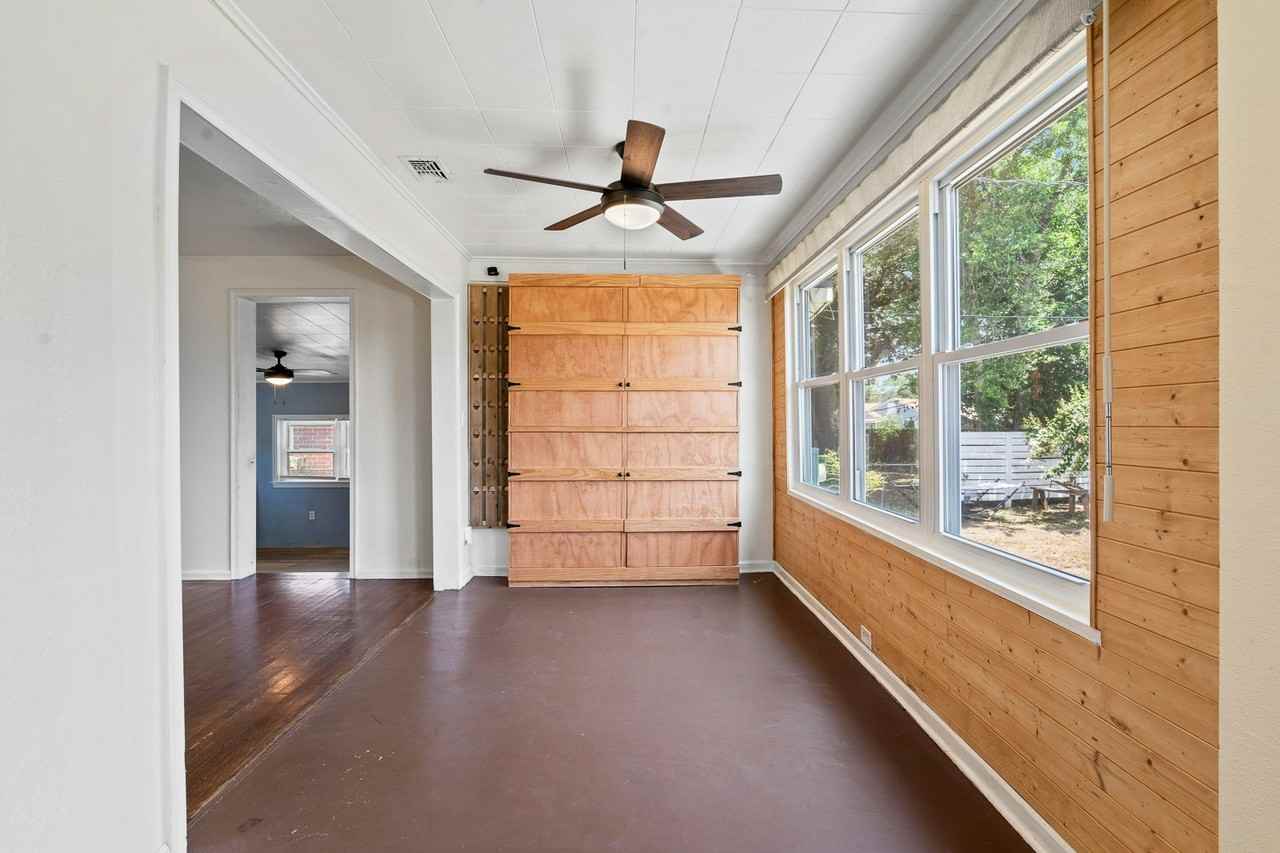 212 Southeast Kalash Road - Photo 7 of 27