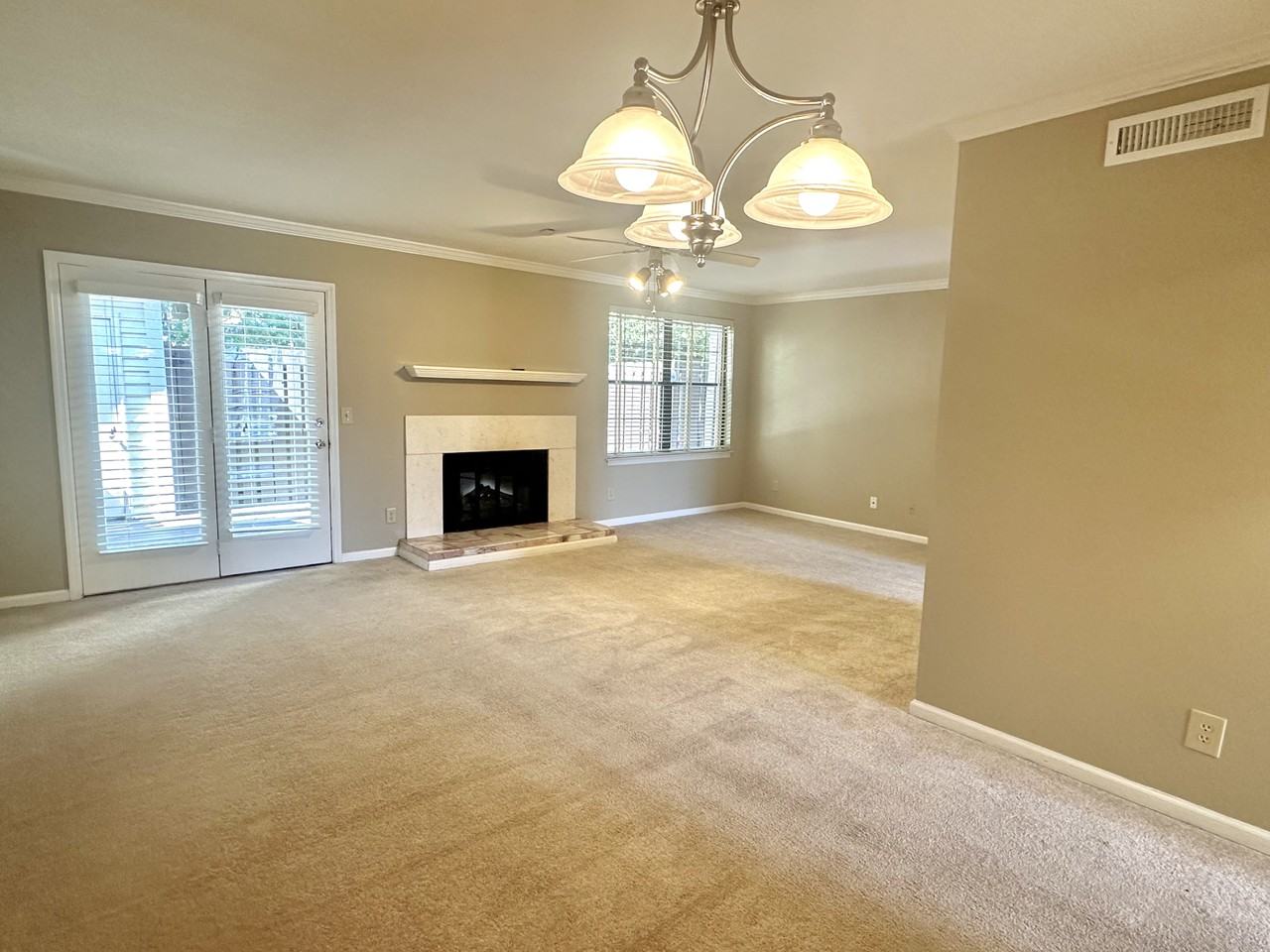 311 Brentwood Pt #311 - Photo 2 of 14