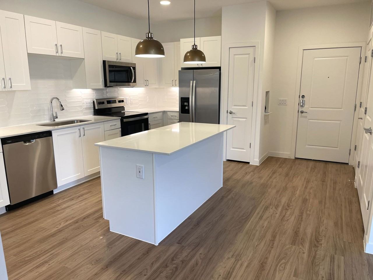 1101 Abbeyglen Castle Dr #3106 - Photo 2 of 8