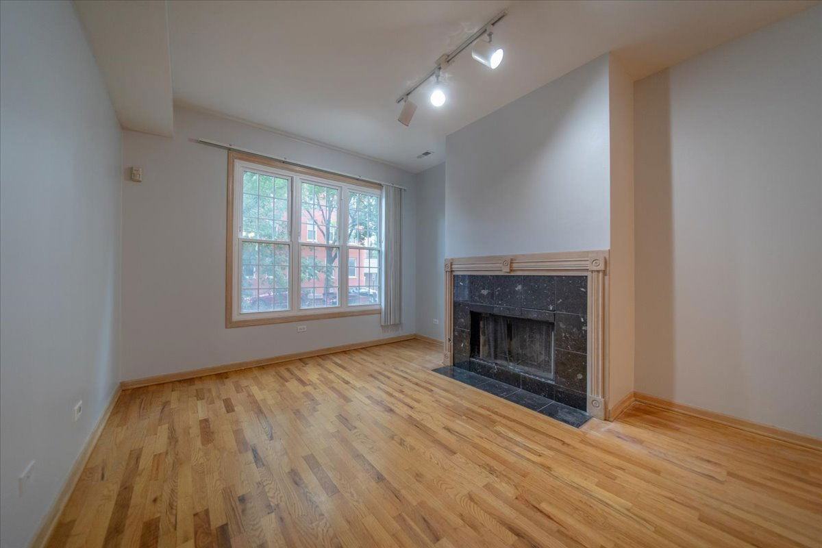 1423 W Cortez St #1 - Photo 2 of 8