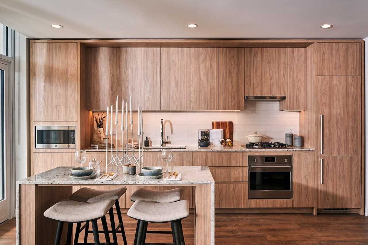 228 W Hill St - Photo 2 of 28