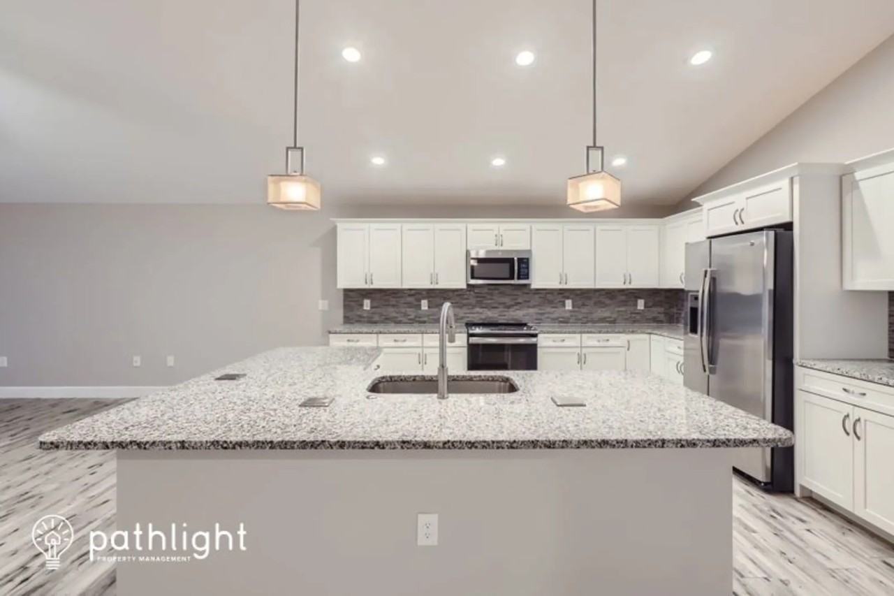 18130 Eagles Way - Photo 2 of 19