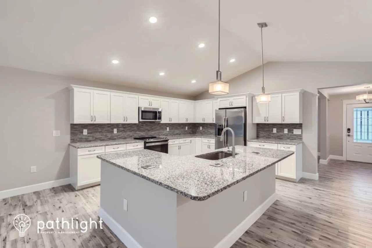 18130 Eagles Way - Photo 3 of 19